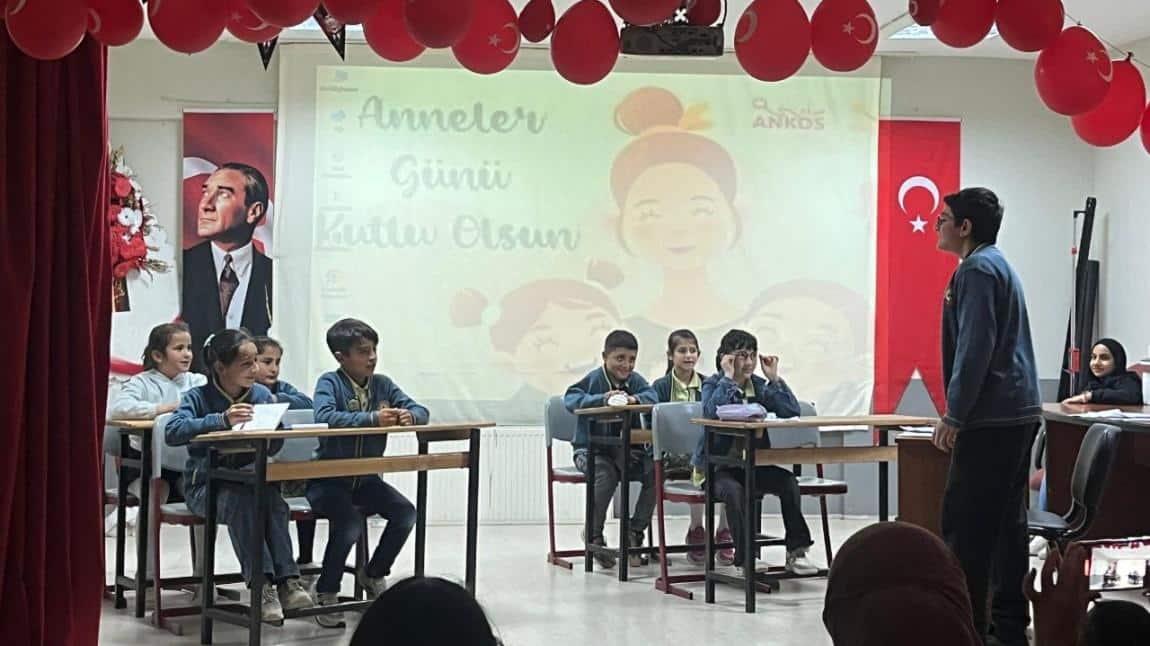 ANNELER GÜNÜ TÖRENİ GERÇEKLEŞTİRDİK